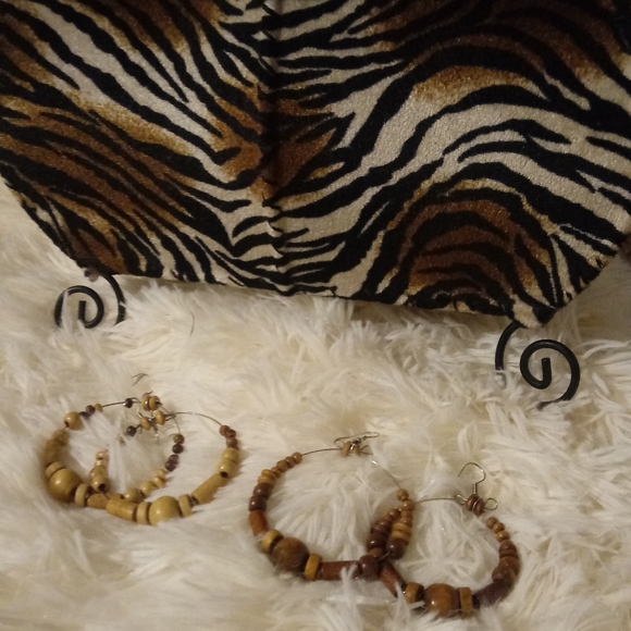 NWOT Statement Earrings - Picture 2 of 2